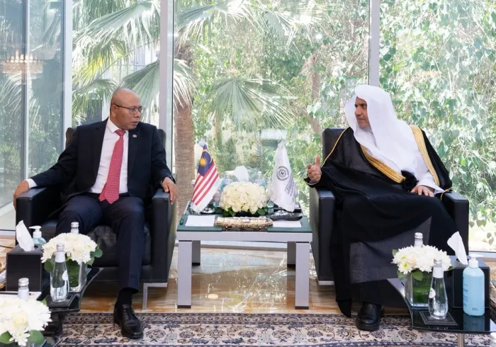 Le Secrétaire Général, Président de l'Organisation des savants musulmans, cheikh Mohammad Alissa, a reçu l'Ambassadeur de Malaisie auprès du Royaume d'Arabie Saoudite, M. Datuk Wan Zaidi Abdullah