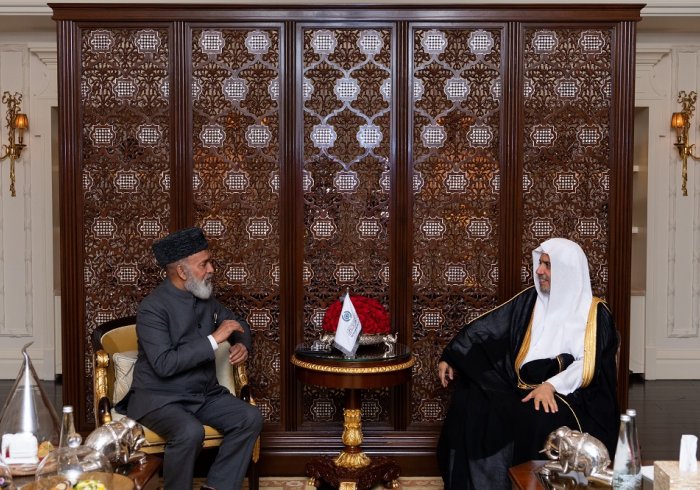 Yang Mulia Sekjen LMD, Ketua Asosiasi Ulama Muslim, Syekh Dr.Mohammad Al-issa bertemu di New Delhi dengan Yang Mulia Rektor Universitas Islam Malabar di Kerala, India, Syekh Dr. Hussain Madavoor.