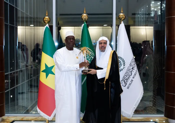 زار فخامة رئيس جمهورية ⁧‫السنغال‬⁩، السيد ⁧‫ماكي سال‬⁩، اليوم، مقرّ ⁧‫رابطة العالم الإسلامي‬⁩ الفرعي بالرياض، حيث كان في استقبال فخامته والوفد المرافق له، معالي الأمين العام، رئيس هيئة علماء المسلمين، فضيلة الشيخ د. محمد العيسى