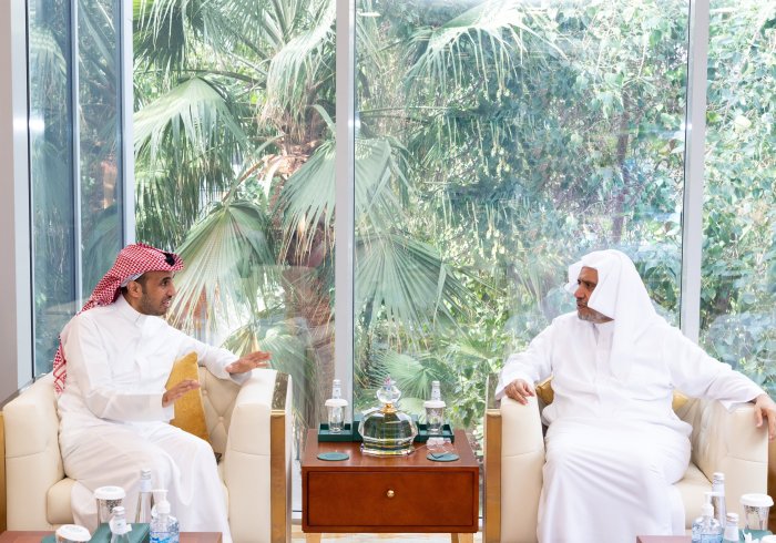 Yang Mulia Sekretaris Jenderal LMD, Syekh Dr. Mohammed Al-issa    bertemu dengan Yang Mulia Tuan Mamdouh AlMuhaini, Direktur stasiun TV AlArabiya dan AlHadath