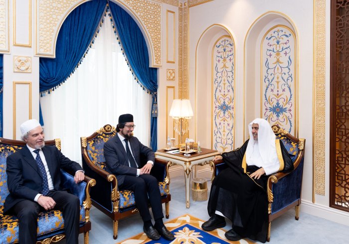 His Excellency Sheikh Dr. MohammedAl-Issa, Secretary-General of the MWL and Chairman of the Organization of Muslim Scholars, met with His Eminence Sheikh Yahya Pallavicini, President of the Italian COREIS (Islamic Religious Community) and the Muslim Council for Cooperation in Europe