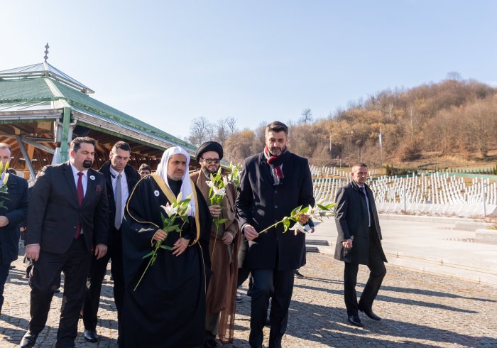 « Nous sommes dans l’obligation de protéger la mémoire et la vérité du génocide de Srebrenica et les atrocités de masse commises contre les bosniaques non seulement parmi les musulmans du monde entier, mais pour l’ensemble de l’humanité. » Mohammad Alissa