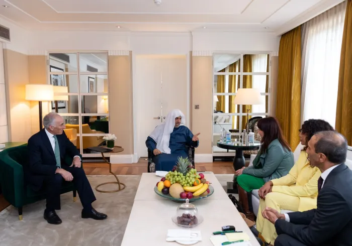 Mohammad Alissa a rencontré les dirigeants de l’Institut de recherche Wolfe de l’Université de Cambridge au Royaume-Uni. La réunion a porté sur les perspectives de coopération entre la LIM et l’institut