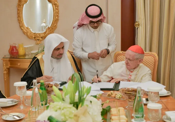 Le SG, D. Al-Issa a présenté ses condoléances au Pape de l’église catholique pour le décès du Cardinal Jean-Louis Tauran