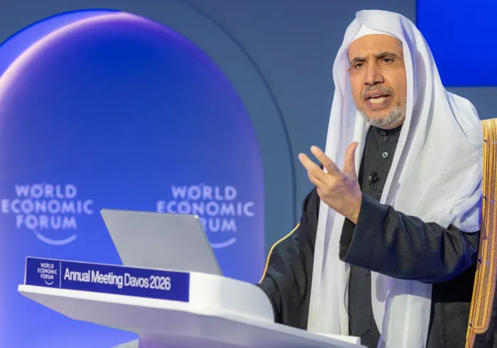 Sekretaris Jenderal Liga Muslim Dunia Berpartisipasi dalam Sesi Dialog Utama Forum Davos 2026