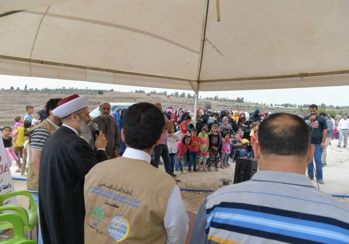 بحضُور وإشراف دار الإفتاء اللبنانية وزعّتْ رابطة العالم الإسلامي مُساعداتٍ لأكثرَ من أربعمائة مُستفيدٍ شملتْ "أُسَرَاً"
