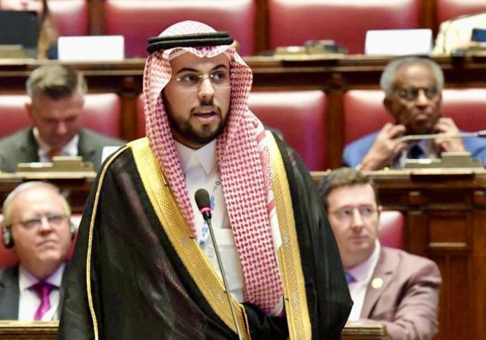 مساعد الأمين العام للاتصال المؤسَّسي، أ. عبدالوهاب الشهري، يُلقي كلمة ⁧‫رابطة العالم الإسلامي‬⁩ في المؤتمر البرلماني الثاني للحوار بين الأديان
