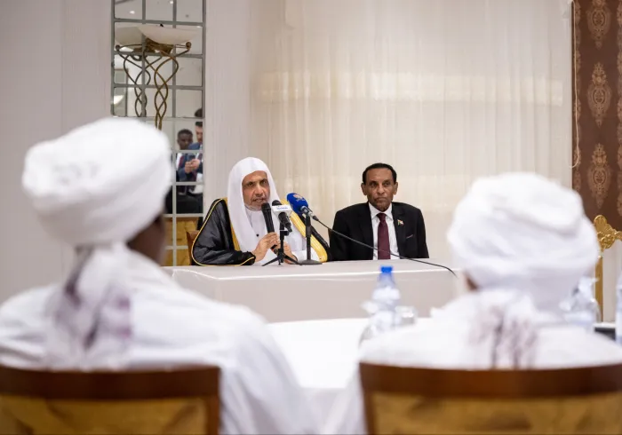H.E. Sheikh Dr. Mohammed Al-Issa , Secretary-General of the MWL and Chairman of the Organization of Muslim Scholars, met with a delegation of scholars from the Republic of Sudan