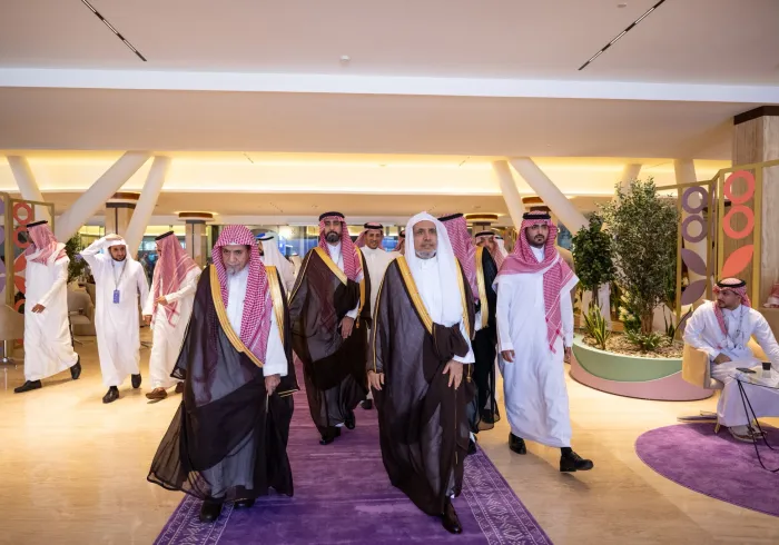 Scenes from the visit of H.E. Sheikh Dr. Mohammed Alissa, to the King Abdulaziz Foundation pavilion