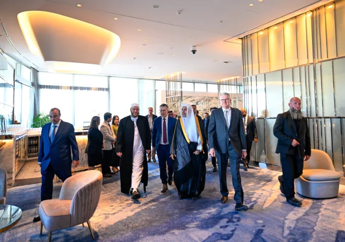 در گرامی‌داشتِ سفرِ جناب دبیرکل، رئیس انجمن علمای مسلمان، آقای دکتر شیخ محمد العیسی , مجلس ائمه فدرال استرالیا به نمایندگیِ رئیس آن، شیخ شادی السلیمان، ضیافت ناهاری برگزار کرد