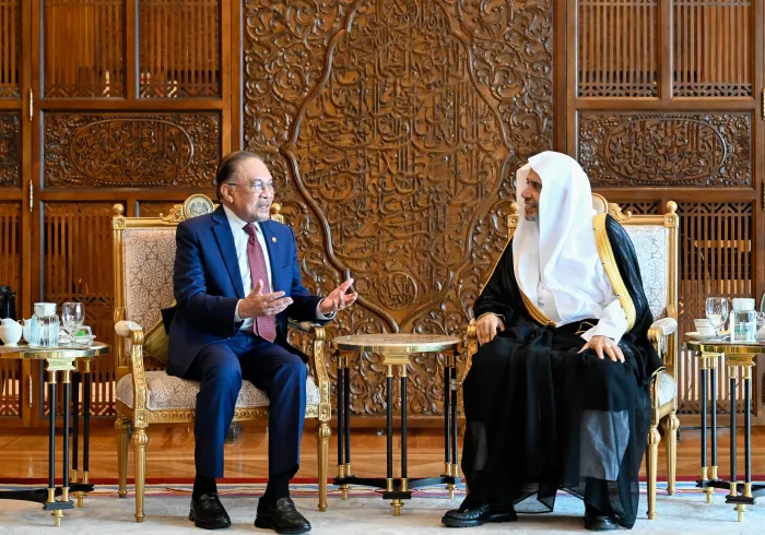 Prime Minister of Malaysia Receives Secretary-General of the Muslim World League