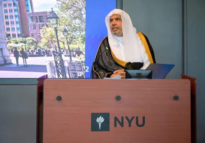 حول "الذكاء الاصطناعي" وخطاب الكراهية في منصات التواصل الاجتماعي:  جامعة نيويورك تستضيف محاضرة وحواراً شاملاً لأمين عام رابطة العالم الإسلامي