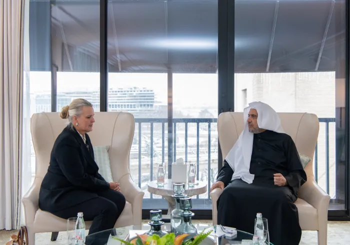 Le Secrétaire général, président de l'Organisation des savants musulmans, cheikh Mohammed Al-Issa a reçu à sa résidence à Washington, la présidente-directrice générale de l'Institut américain pour la paix, Mme Lise Grande.