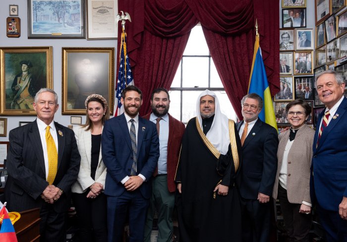Yang Mulia Sekretaris Jenderal, Syekh Dr.  Mohammed Al-issa  , bertemu dengan sejumlah anggota Komite Studi Partai Republik di Kongres, menanggapi undangan yang diterimanya dari Wakil Negara Bagian Carolina Selatan, Tuan Joe Wilson