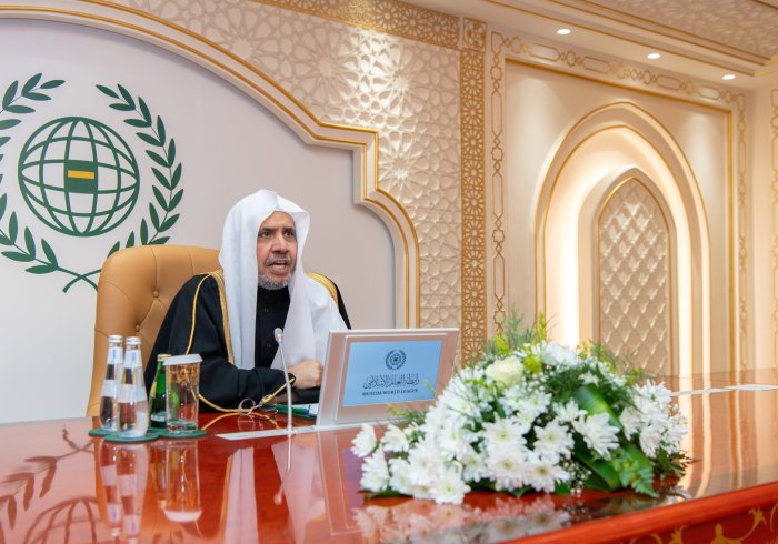  Yang Mulia Sekretaris Jenderal LMD, Ketua Asosiasi Ulama Muslim, Syekh Dr. Mohammed Al-issa, memberikan ceramah kepada delegasi mahasiswa dari minoritas Muslim di universitas-universitas Eropa