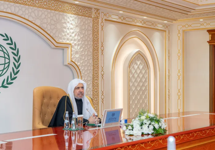 Le Secrétaire général, président de l'Organisation des savants musulmans, cheikh Mohammed Al-Issa, a reçu à La Mecque une délégation d’étudiants composée de membres des minorités musulmanes qui étudient dans les universités européennes.