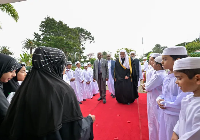 H.E. Sheikh Dr. Mohammed Al-Issa , Secretary-General of the MWL,  visited Jamia Masjid Al-Mustafa, the largest mosque in New Zealand, where he met with the mosque's administrators, officials of the (SAMA), and students