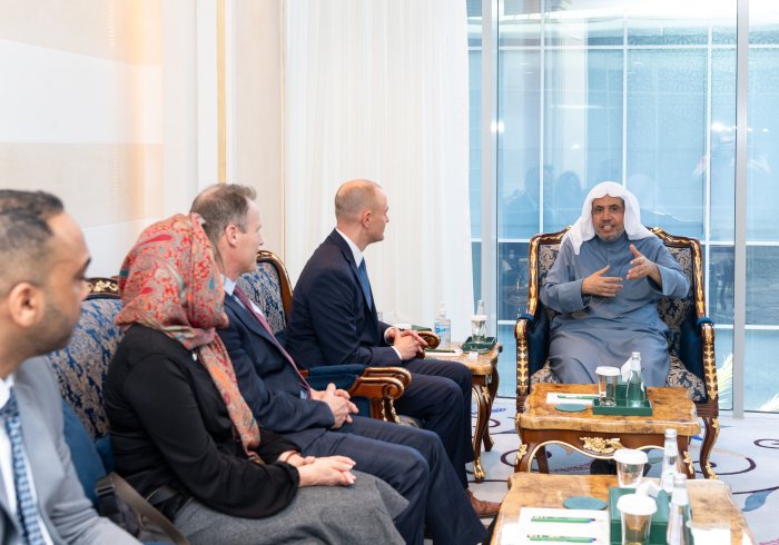 Yang Mulia Sekretaris Jenderal LMD, Ketua Asosiasi Ulama Muslim, Syekh Dr. Mohammed Alissa , menerima Yang Mulia Presiden Yayasan Amal Sterling di wilayah Utah, Amerika Serikat