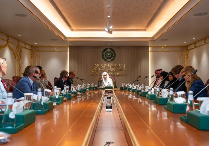 Yang Mulia Sekretaris Jenderal LMD, Syekh Dr.Mohammed Alissa  , bertemu dengan delegasi tingkat tinggi dari Belanda, di kantornya di Riyadh