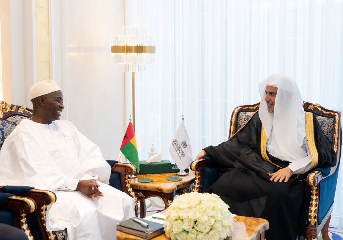 Yang Mulia Sekretaris Jenderal LMD, Ketua Asosiasi Ulama Muslim, Syekh Dr.Mohammed Alissa, menerima Duta Besar Republik Guinea-Bissau untuk Kerajaan Arab Saudi