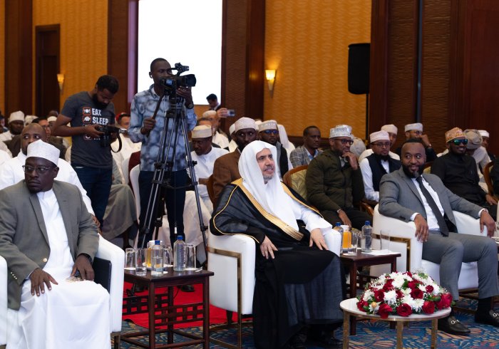في أكبر احتفاليةٍ قرآنيةٍ تشهدُها أفريقيا، وبمشاركةٍ واسعةٍ من حفَظة القرآن الكريم المُجازين بالقراءات العشر حول العالم، وحضور علماء أفريقيا
