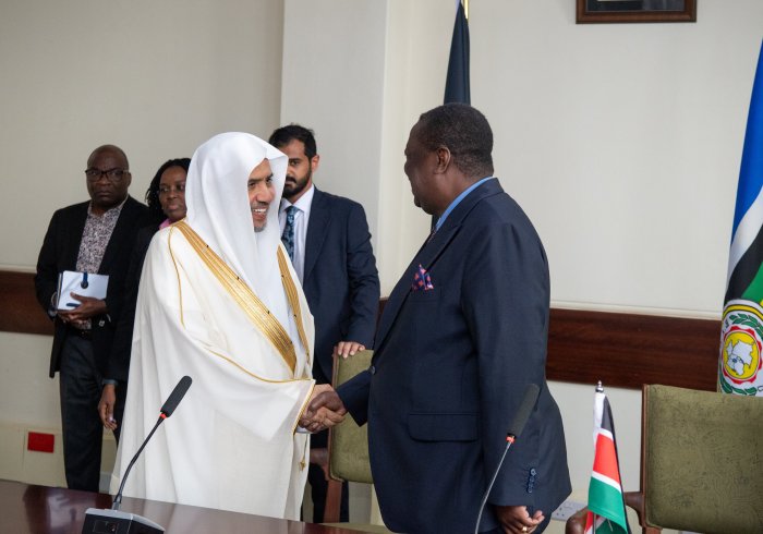 استقبلَ دولةُ رئيس وزراء جمهورية كينيا السيد موساليا مودافادي، معالي الأمين العام، رئيس هيئة علماء المسلمين، فضيلة الشيخ د.⁧‫محمد العيسى‬⁩، في مقرِّ الحكومة بالعاصمة "نيروبي"