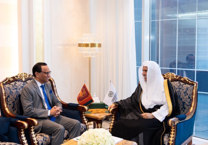 Yang Mulia Sekretaris Jenderal LMD, Ketua Organisasi Ulama Muslim, Syekh Dr. Mohammed Alissa bertemu dengan Yang Mulia Duta Besar Republik Sri Lanka untuk Kerajaan Arab Saudi