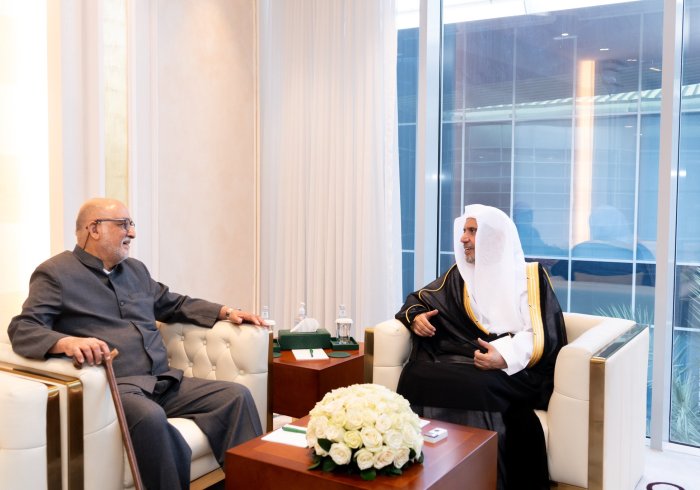 Di kantornya di Riyadh, Yang Mulia Sekretaris Jenderal LMD, Ketua Organisasi Ulama Muslim, Syekh Dr.Mohammed Alissa , menerima Yang Mulia Ketua Pusat Islam di Sri Lanka