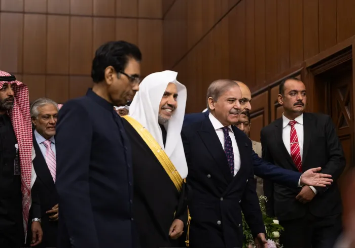 El Secretario General, Presidente de la Comisión de Ulemas, el Sheij Mohammed Al-Issa, durante el lanzamiento de la conferencia EducacionDeNiñas en las sociedades musulmanas desde la capital de Pakistán, Islamabad: