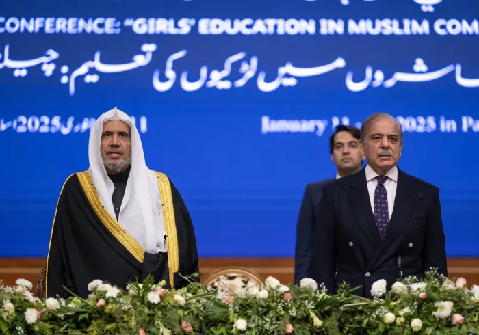 El Secretario General, Presidente de la Comisión de Ulemas, el Sheij Mohammed Al-Issa , durante el lanzamiento de la conferencia EducacionDeNiñas en las sociedades musulmanas desde la capital de Pakistán, Islamabad: