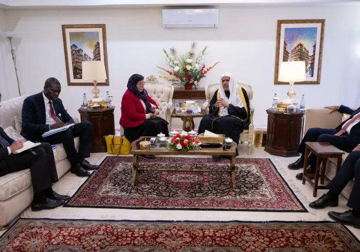 En el marco del lanzamiento de la Iniciativa para la EducacionDeNiñas en las sociedades musulmanas: El Secretario General, Presidente de la Comisión de Ulemas, el Sheij Mohammed Al-Issa