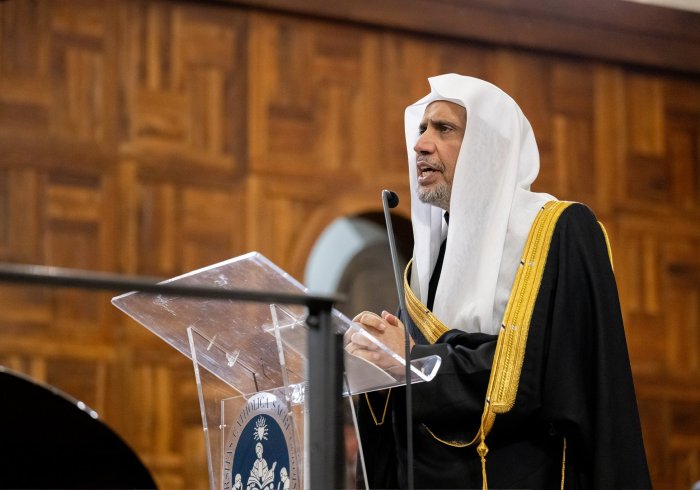 من الجامعة الكاثوليكية العريقة، والبارزة بمدينة ميلانو بإيطاليا، انطلقت جائزة هي الأُولى من نوعها لدعم الدراسات الإسلامية، وتعليم اللغة العربية في أوروبا، بعد أن دشّنها مؤخّراً معالي الأمين العام، رئيس هيئة علماء المسلمين، فضيلة الشيخ د. محمد العيسى