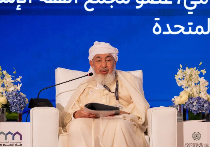 Cheikh Abdallah bin Cheikh Al-Mahfoudh bin Bayyah, Président du Conseil des Émirats pour les avis juridiques, membre du Conseil supérieur de la Ligue