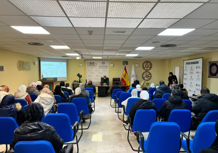 Le Centre de la Ligue islamique mondiale à Madrid a clôturé le concours de mémorisation et de récitation du Saint Coran, dans ses différentes catégories, destiné aux femmes, hommes, enfants et convertis, organisé à l’occasion du mois de Ramadan