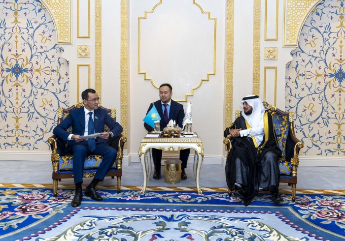استضافت ⁧‫رابطة العالم الإسلامي‬⁩ في مقرِّها الرئيس بمكة المكرمة، وفدًا رفيع المستوى من جمهورية كازاخستان، يتقدَّمه معالي رئيس مجلس الشيوخ، السيد مولين أشيمباييف، وسماحة المفتي العام للجمهورية، الشيخ نوريز باي حاج أو تبينوف