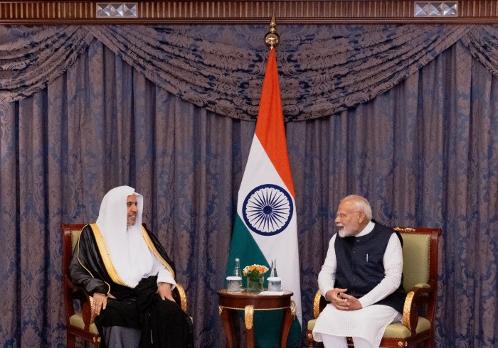  His Excellency Sheikh Dr. Mohammed Al-Issa, Secretary-General of the Muslim World League (MWL) and Chairman of the Organization of Muslim Scholars, met with His Excellency Mr. Narendra Modi, Prime Minister of India
