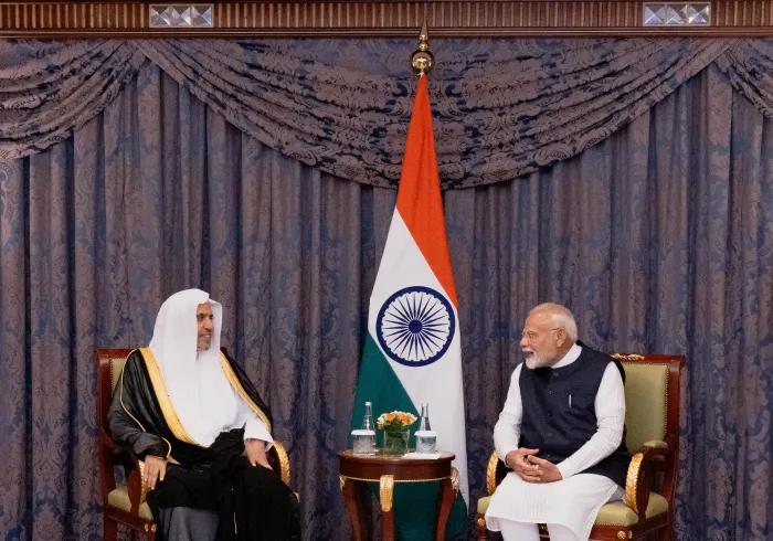 Le Secrétaire général, Président de l’Organisation des savants musulmans, cheikh Mohammad Alissa, a rencontré à Djeddah le Premier ministre de la République de l’Inde, M. Narendra Modi.
