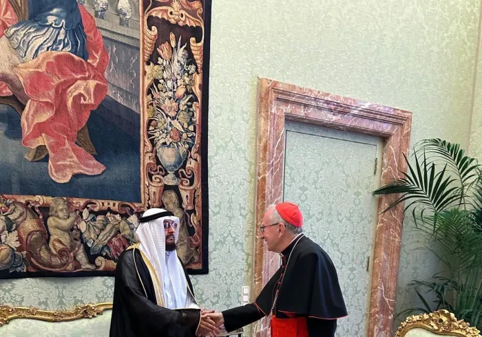 Après avoir participé aux funérailles, au vu de la considération de la Ligue dans le monde islamique et de ses relations privilégiées avec le Vatican :