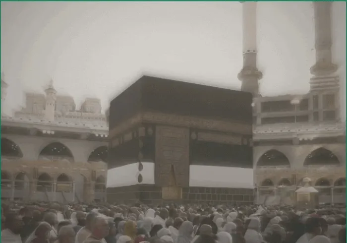Dari timur hingga barat bumi, umat Islam berkumpul dalam sebuah pemandangan persatuan iman yang paling agung: Satu Tuhan.. satu kiblat.. dan satu doa.