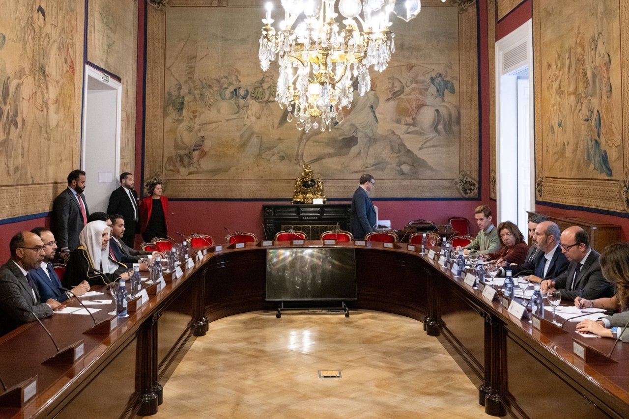 Le 19 novembre 2025, la Charte de La Mecque a été célébrée en tant que premier document islamique à faire l’objet d’un hommage au Sénat espagnol