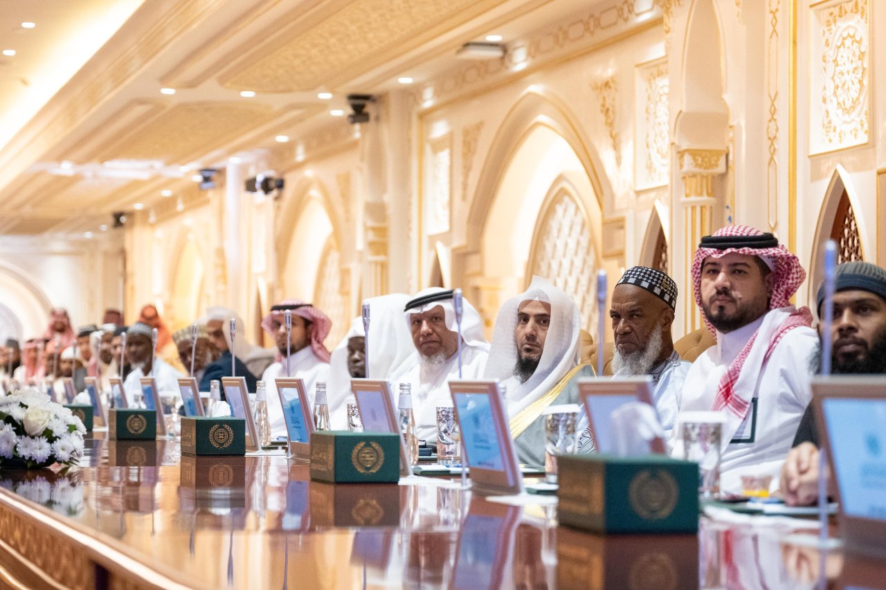 لقطاتٌ من افتتاح معالي الأمين العام رئيس هيئة علماء المسلمين الشيخ د. محمد العيسى، أعمال:"الملتقى الدولي للإعجاز العلمي في القرآن والسنة"، -بعد ظهر اليوم- بمكة المكرمة، وإطلاق: "موسوعة الرابطة للإعجاز العلمي في القرآن والسنة":