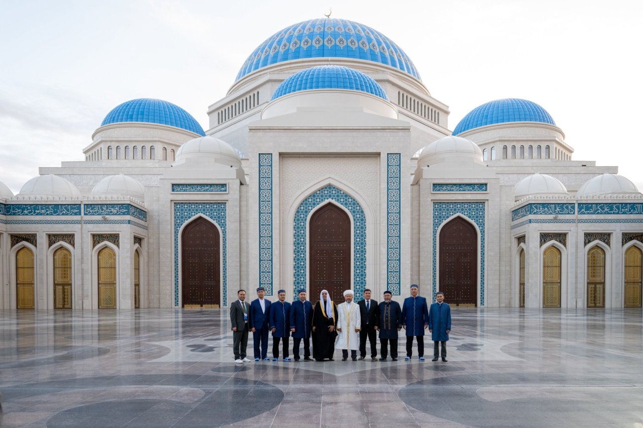 One of the largest mosques in the world—and the largest in Central Asia—with a capacity of approximately 300,000 worshippers, including its courtyards.