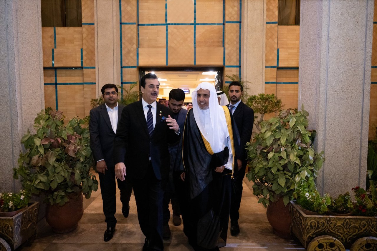 H.E. Sheikh Dr. Mohammed Al-issa , Secretary-General of the Muslim World League (MWL) and Chairman of the Organization of Muslim Scholars, received H.E. Mr. Yusuf Raza Gilani, Chairman of the Senate of Pakistan