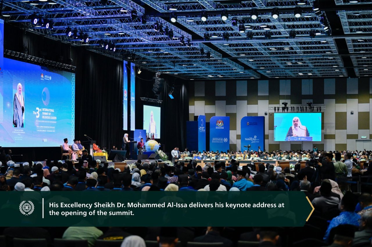 His Excellency Sheikh Dr. Mohammed Al-Issa, delivered the opening address at the Third International Summit of Religious Leaders, held under the patronage and in the presence of His Royal Highness Sultan Nazrin Muizzuddin Shah &amp; the PM, Mr. Anwar Ibrahim