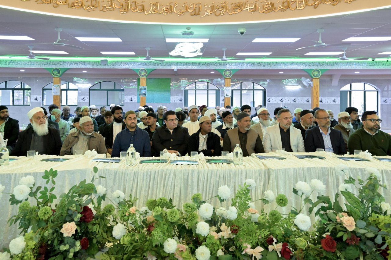 H.E. Sheikh Dr. Mohammed Al-Issa , Secretary-General of the MWL,  visited Jamia Masjid Al-Mustafa, the largest mosque in New Zealand, where he met with the mosque's administrators, officials of the (SAMA), and students