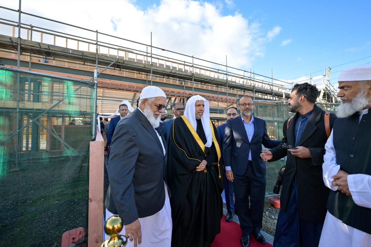H.E. Sheikh Dr. Mohammed Al-Issa , Secretary-General of the MWL, toured the site where the first phase of the Islamic Centre is being developed in Auckland and took part in planting the Olive Tree of Peace within the centre’s premises‏تفقد معالي الأمين العام، رئيسُ هيئة علماء المسلمين، فضيلةُ الشيخ الدكتور محمد العيسى‬⁩ ‬⁩، المرحلة الأولى لإنشاء المركز الإسلامي في أوكلاند، وشارَكَ في غَرْس شجرة زيتون السَّلام، داخل المقر