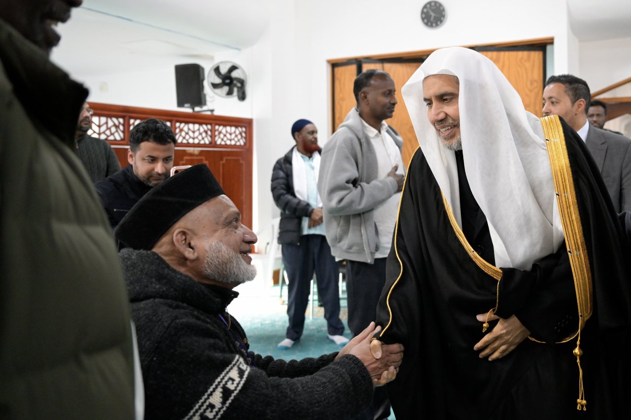 H.E. Sheikh Dr. Mohammed Al-Issa, Secretary-General of the MWL, visited the mosque, where he once again reviewed the mosque’s current needs and met with survivors of the terrorist attack and the families of the martyrs, may Allah have mercy on them