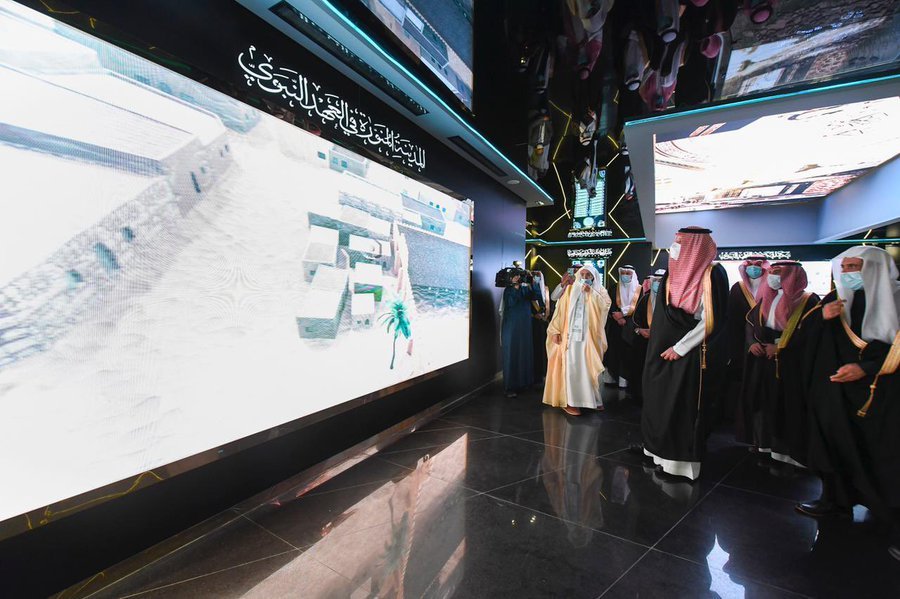 خدمةً للسيرة النبوية بمنهج علمي رصين، ووسائل تقنية متطورة، تُواصِل رابطة العالم الإسلامي مشروعاتها النوعية في خدمة السيرة النبوية، ومن أبرزها: "المتاحف الدولية للسيرة النبوية والحضارة الإسلامية"