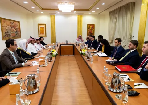 Mohammad Alissa rencontre à son bureau de Ryadh une délégation du congrès américain.