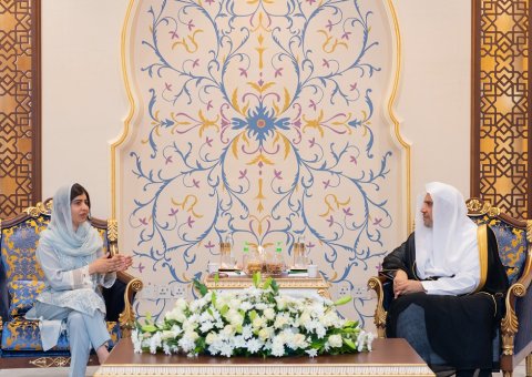 His Excellency Sheikh Dr. Mohammad Al-Issa meets with the youngest Nobel Prize laureate, Malala Yousafzai. 